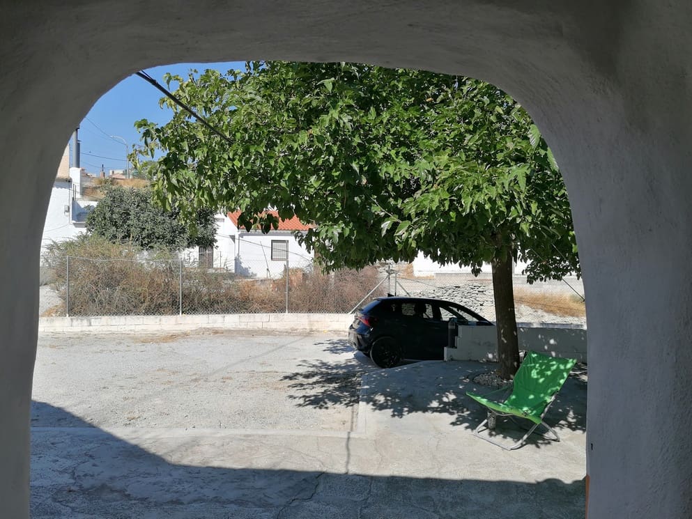 5 bedroom Cave House for sale in Benamaurel with garage - € 123,750 (Ref: 10088668)