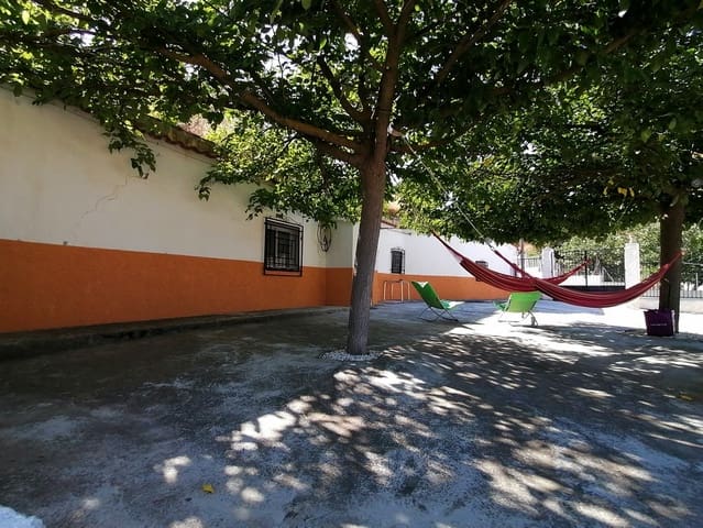 5 bedroom Cave House for sale in Benamaurel with garage - € 123,750 (Ref: 10088668)