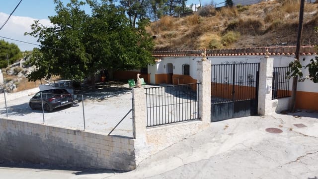5 bedroom Cave House for sale in Benamaurel with garage - € 123,750 (Ref: 10088668)