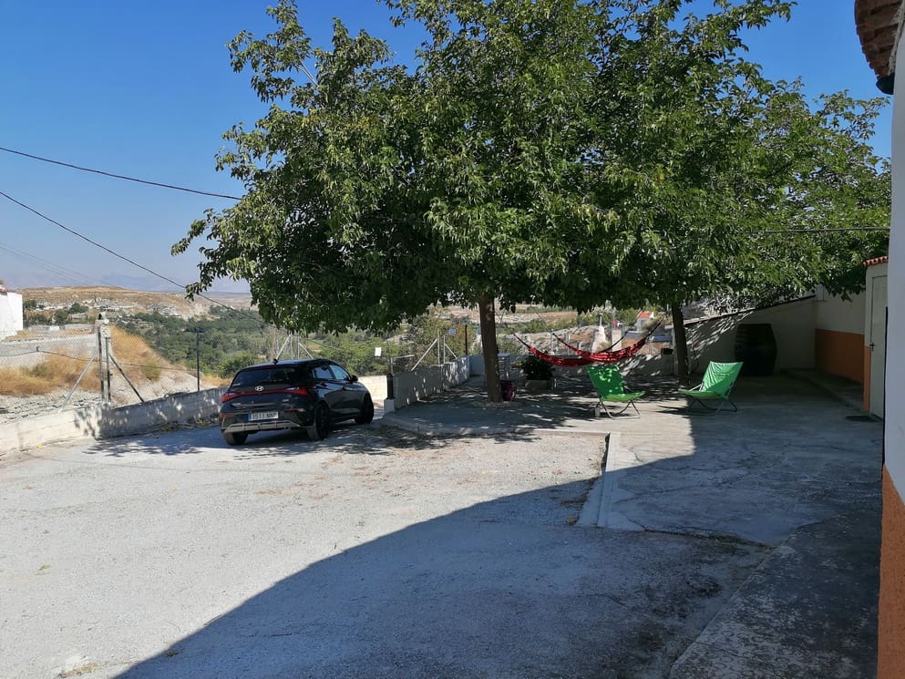 5 bedroom Cave House for sale in Benamaurel with garage - € 123,750 (Ref: 10088668)