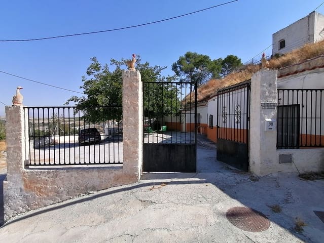 5 bedroom Cave House for sale in Benamaurel with garage - € 123,750 (Ref: 10088668)