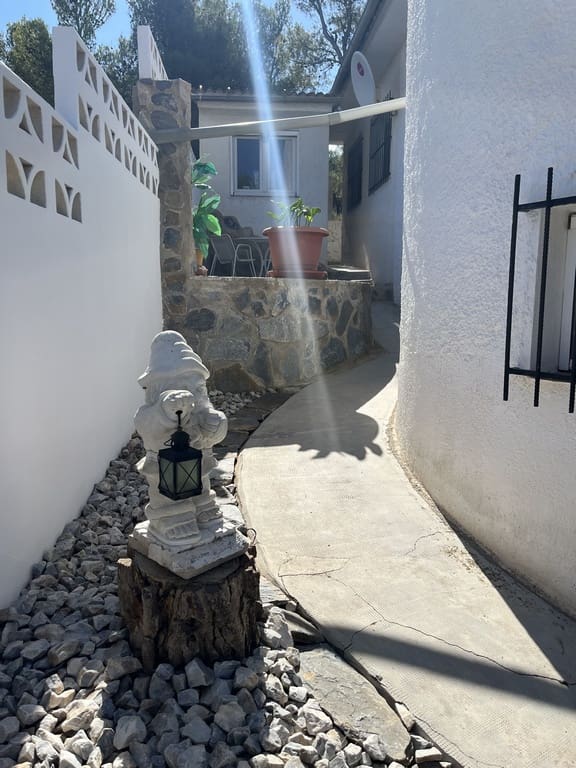 3 chambre Finca/Maison de Campagne à vendre à Baza avec piscine garage - 133 500 € (Ref: 10093973)