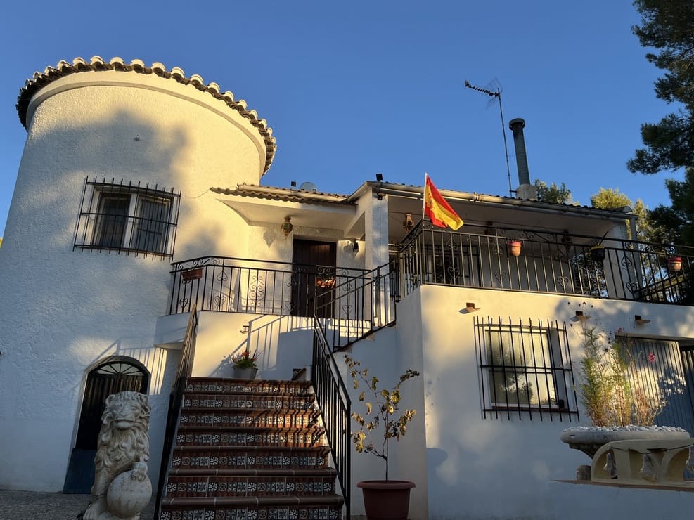 3 chambre Finca/Maison de Campagne à vendre à Baza avec piscine garage - 133 500 € (Ref: 10093973)