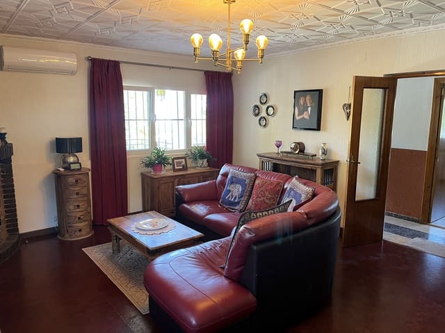 Finca/Casa Rural de 3 habitaciones en Baza en venta con piscina garaje - 133.500 € (Ref: 10093973)