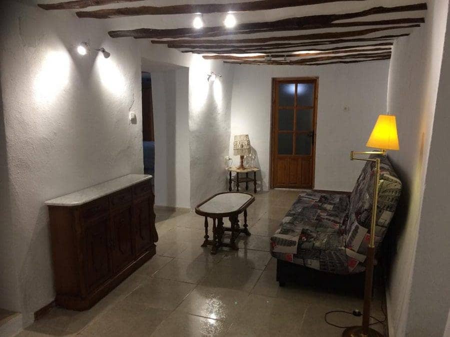 5 slaapkamer Finca/Landhuis te koop in Baza - € 120.000 (Ref: 10139991)