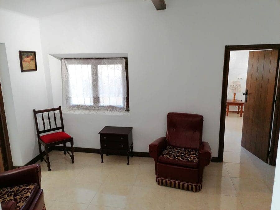 5 slaapkamer Finca/Landhuis te koop in Baza - € 120.000 (Ref: 10139991)