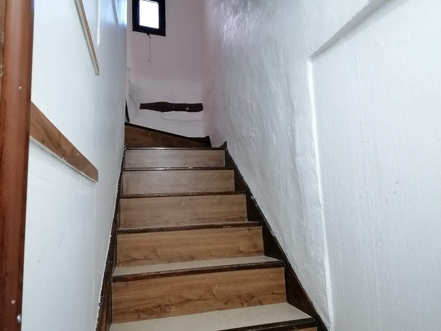 5 slaapkamer Finca/Landhuis te koop in Baza - € 120.000 (Ref: 10139991)