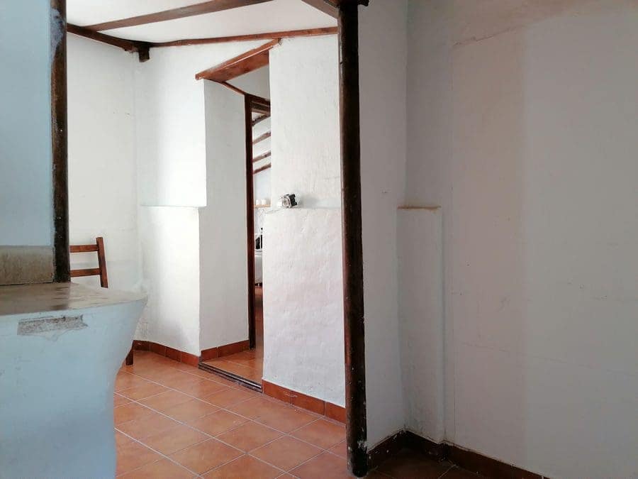 5 slaapkamer Finca/Landhuis te koop in Baza - € 120.000 (Ref: 10139991)