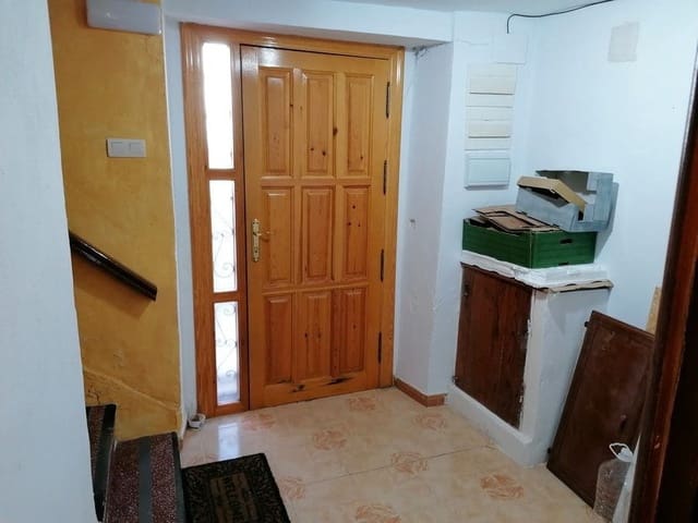 5 slaapkamer Finca/Landhuis te koop in Baza - € 120.000 (Ref: 10139991)