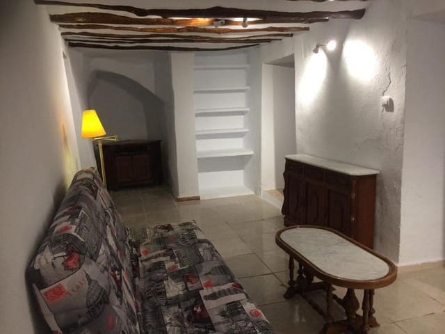 5 slaapkamer Finca/Landhuis te koop in Baza - € 120.000 (Ref: 10139991)