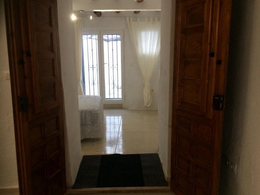 5 slaapkamer Finca/Landhuis te koop in Baza - € 120.000 (Ref: 10139991)