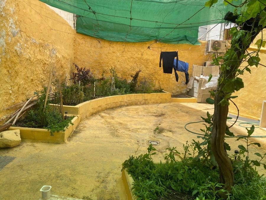 5 slaapkamer Finca/Landhuis te koop in Baza - € 120.000 (Ref: 10139991)