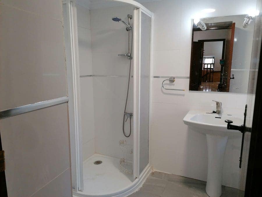5 slaapkamer Finca/Landhuis te koop in Baza - € 120.000 (Ref: 10139991)