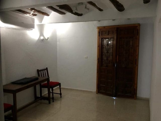 5 slaapkamer Finca/Landhuis te koop in Baza - € 120.000 (Ref: 10139991)