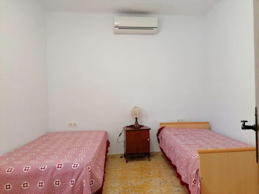 5 slaapkamer Finca/Landhuis te koop in Baza - € 120.000 (Ref: 10139991)