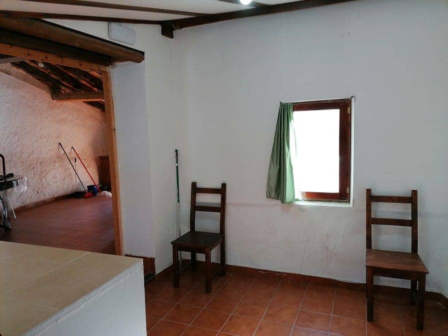 5 slaapkamer Finca/Landhuis te koop in Baza - € 120.000 (Ref: 10139991)