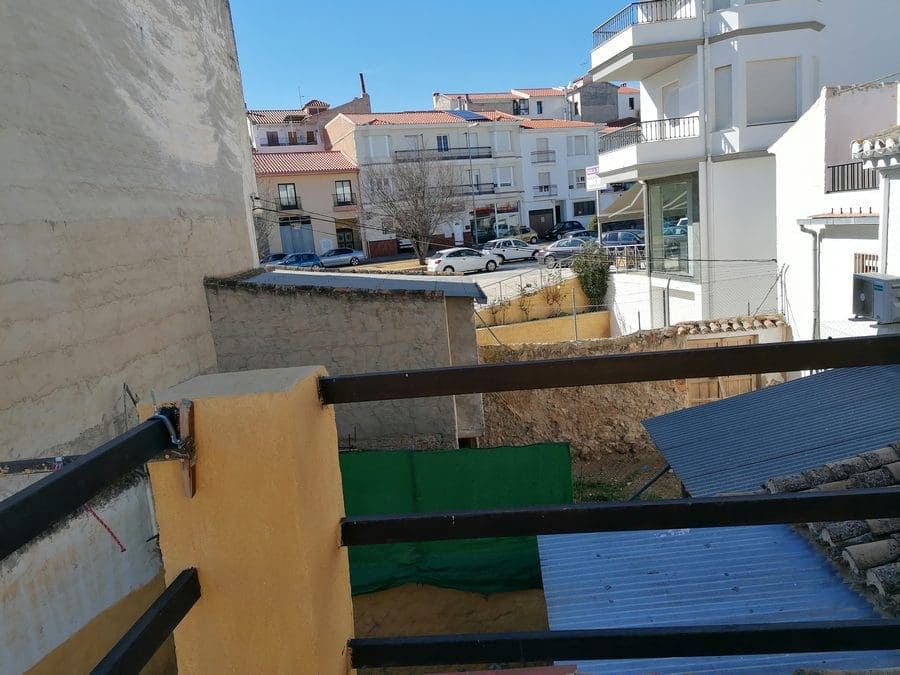 5 slaapkamer Finca/Landhuis te koop in Baza - € 120.000 (Ref: 10139991)