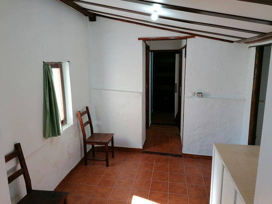 5 slaapkamer Finca/Landhuis te koop in Baza - € 120.000 (Ref: 10139991)