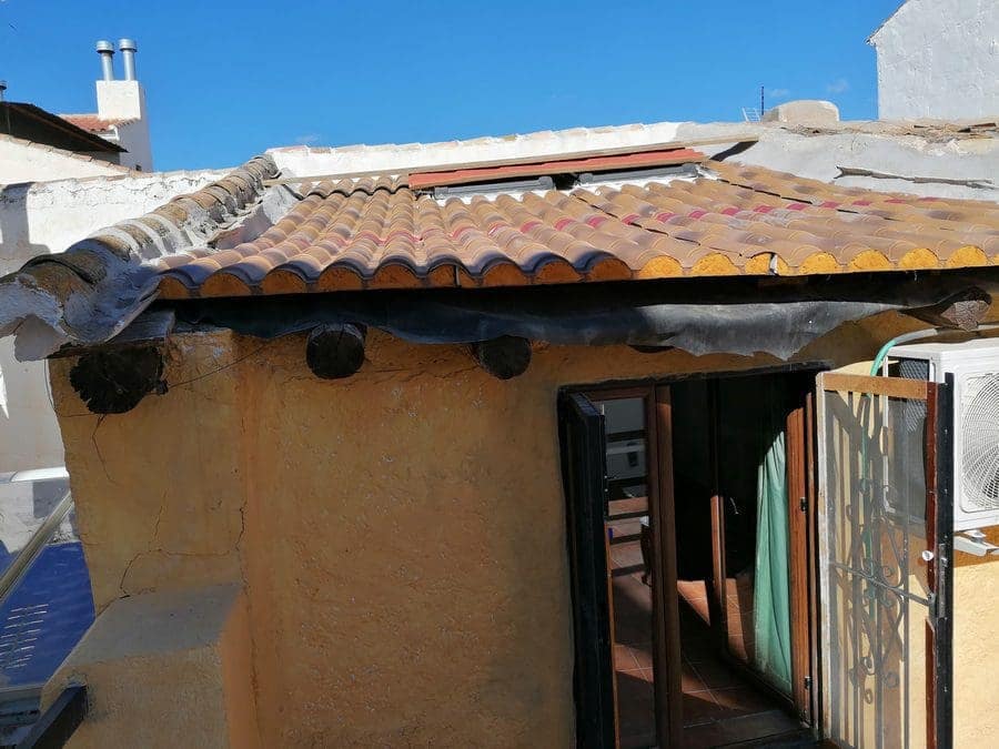 5 slaapkamer Finca/Landhuis te koop in Baza - € 120.000 (Ref: 10139991)