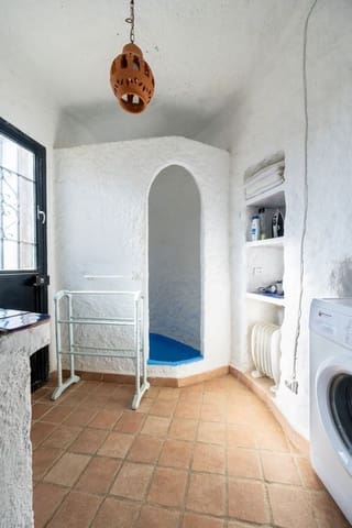 2 slaapkamer Grotwoning te koop in Guadix - € 90.000 (Ref: 10163516)