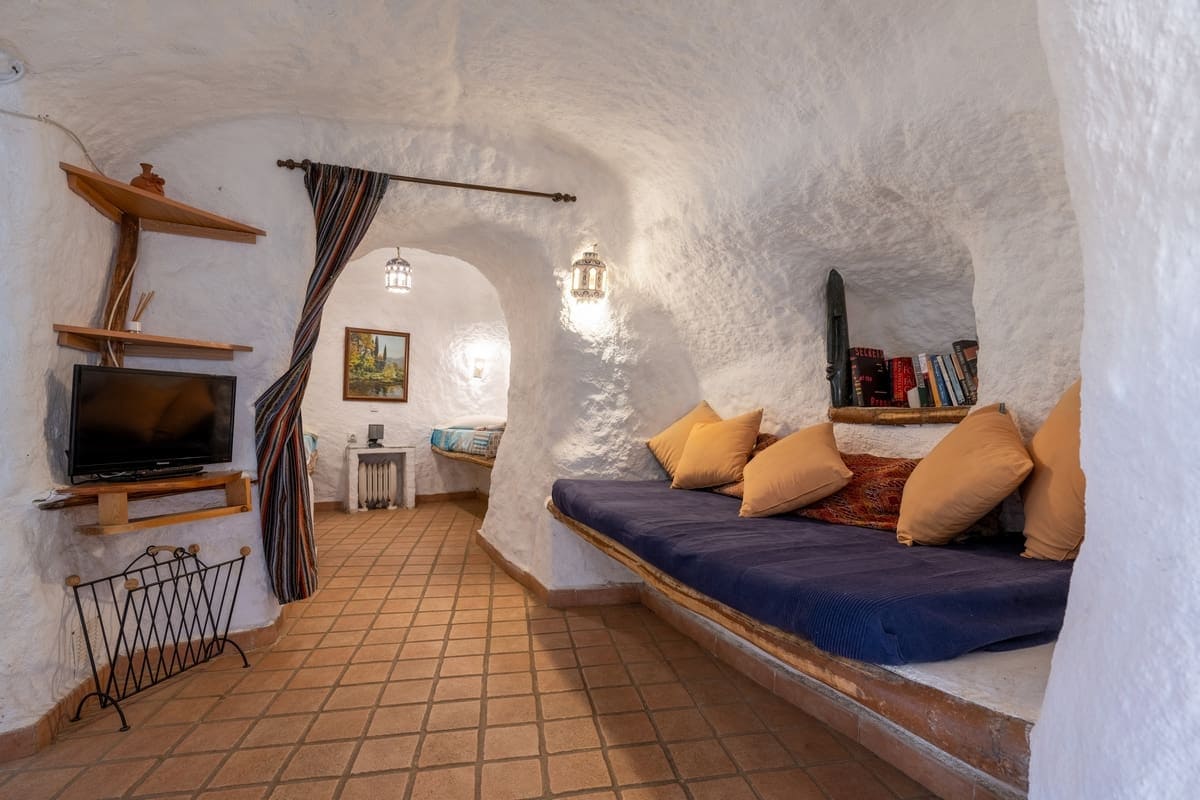 2 soveværelse Hulehus til salg i Guadix - € 90.000 (Ref: 10163516)