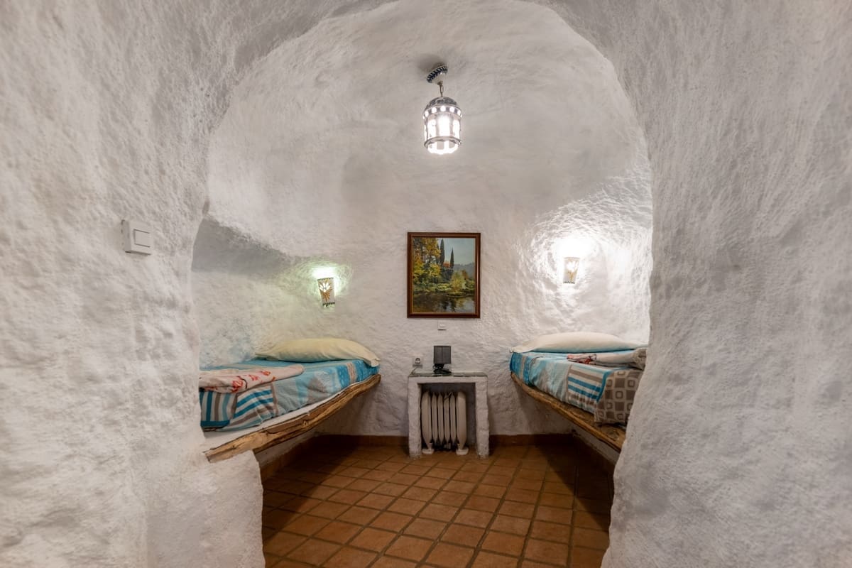 2 soveværelse Hulehus til salg i Guadix - € 90.000 (Ref: 10163516)