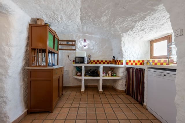2 slaapkamer Grotwoning te koop in Guadix - € 90.000 (Ref: 10163516)
