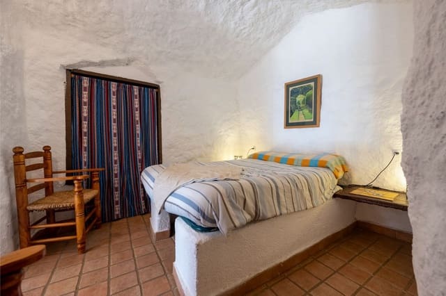 2 slaapkamer Grotwoning te koop in Guadix - € 90.000 (Ref: 10163516)