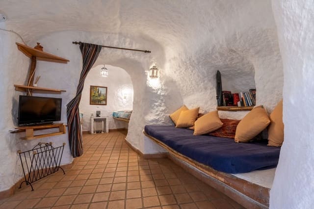 2 slaapkamer Grotwoning te koop in Guadix - € 90.000 (Ref: 10163516)