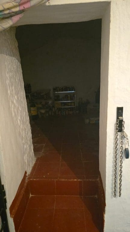 4 bedroom Cave House for sale in Carramaiza with garage - € 125,000 (Ref: 10163517)
