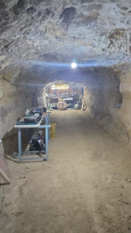 4 bedroom Cave House for sale in Carramaiza with garage - € 125,000 (Ref: 10163517)