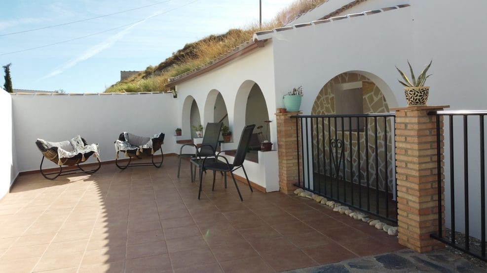 Casa Cueva de 3 habitaciones en Castilléjar en venta con garaje - 125.000 € (Ref: 10168832)
