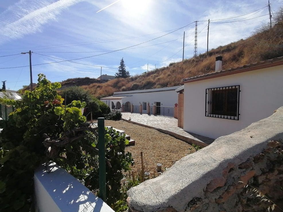 Casa Cueva de 3 habitaciones en Castilléjar en venta con garaje - 125.000 € (Ref: 10168832)