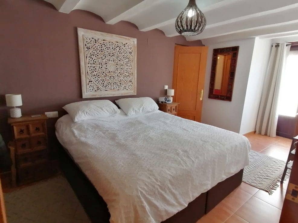 Casa Cueva de 3 habitaciones en Castilléjar en venta con garaje - 125.000 € (Ref: 10168832)