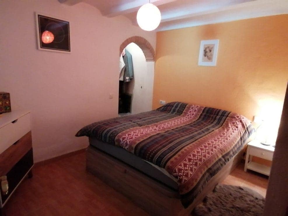 Casa Cueva de 3 habitaciones en Castilléjar en venta con garaje - 125.000 € (Ref: 10168832)