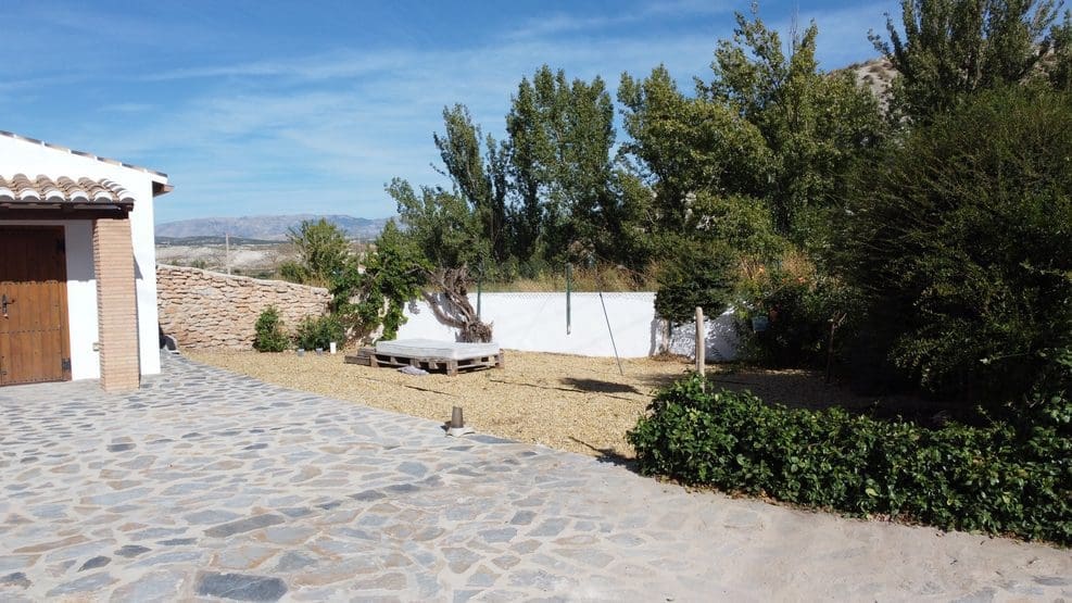 Casa Cueva de 3 habitaciones en Castilléjar en venta con garaje - 125.000 € (Ref: 10168832)