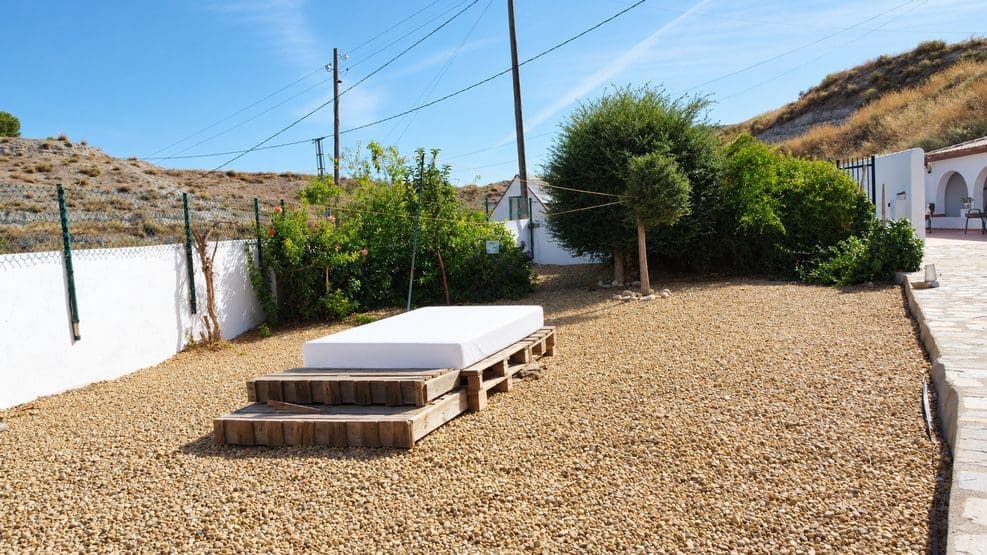 Casa Cueva de 3 habitaciones en Castilléjar en venta con garaje - 125.000 € (Ref: 10168832)