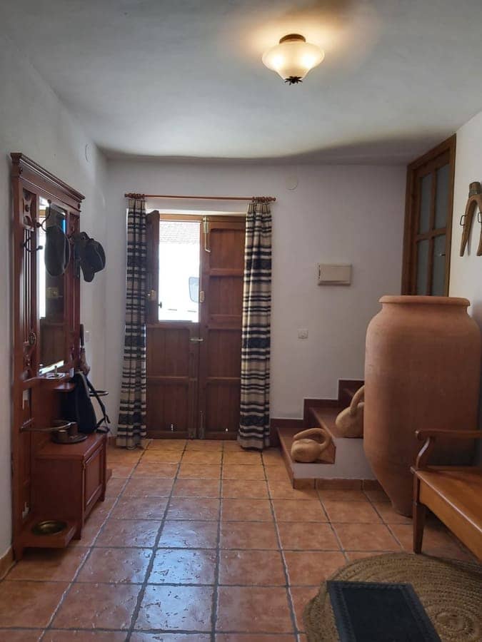 4 soverom Grottehus til salgs i Las Cucharetas med garasje - € 85 000 (Ref: 10172751)