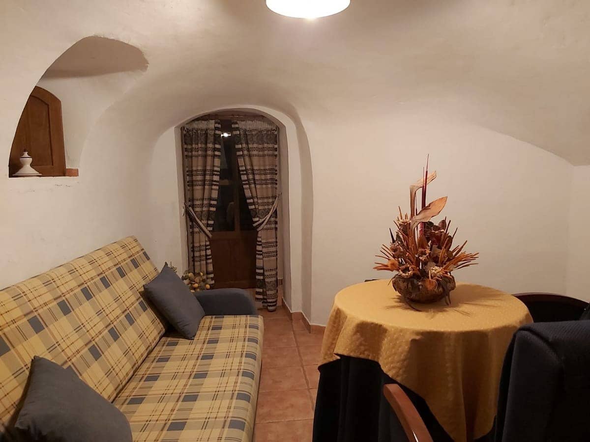 4 soverom Grottehus til salgs i Las Cucharetas med garasje - € 85 000 (Ref: 10172751)