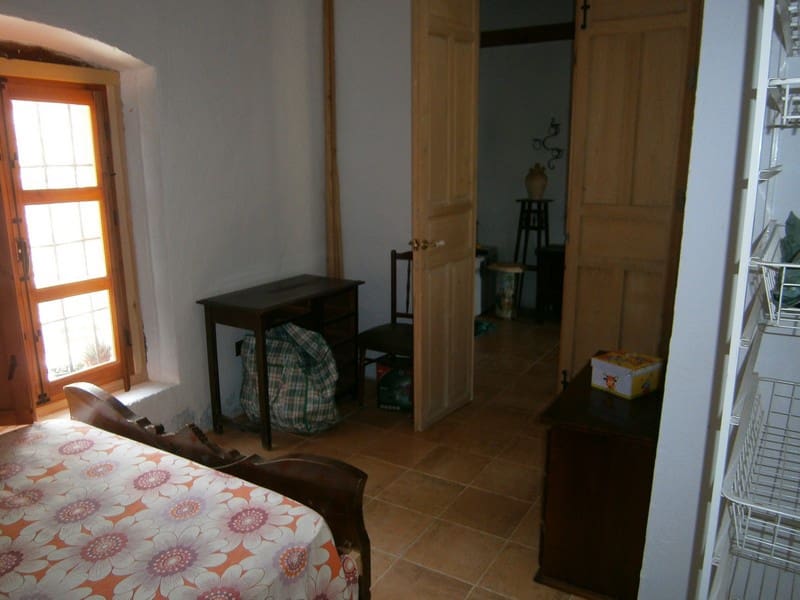 5 soveværelse Finca/Landehus til salg i Caniles med swimmingpool - € 267.000 (Ref: 4419477)