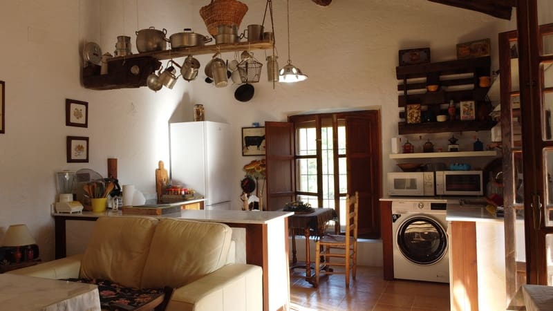 5 soveværelse Finca/Landehus til salg i Caniles med swimmingpool - € 267.000 (Ref: 4419477)