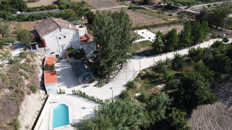 5 soveværelse Finca/Landehus til salg i Caniles med swimmingpool - € 267.000 (Ref: 4419477)