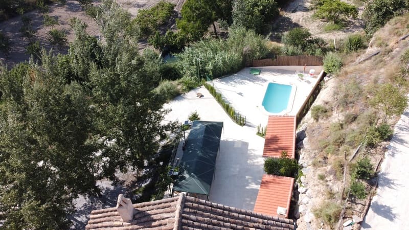 5 soveværelse Finca/Landehus til salg i Caniles med swimmingpool - € 267.000 (Ref: 4419477)