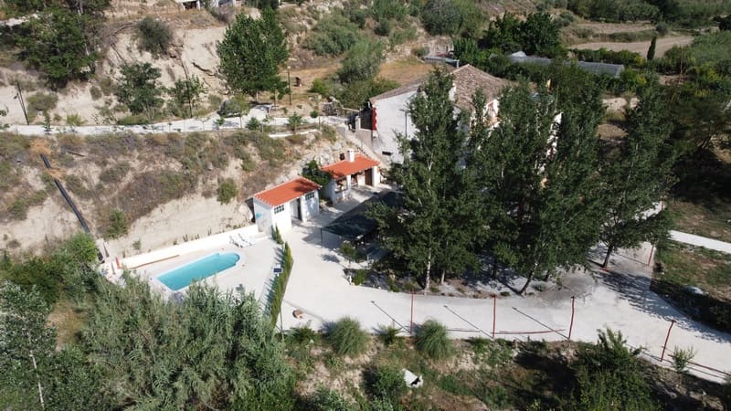 5 soveværelse Finca/Landehus til salg i Caniles med swimmingpool - € 267.000 (Ref: 4419477)