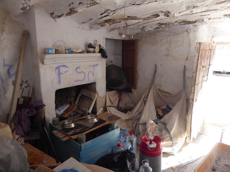 4 bedroom Finca/Country House for sale in Chirivel - € 95,000 (Ref: 5929344)