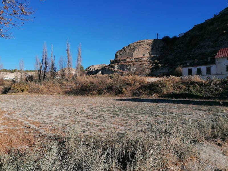 8 bedroom Finca/Country House for sale in Benamaurel - € 105,000 (Ref: 7292852)