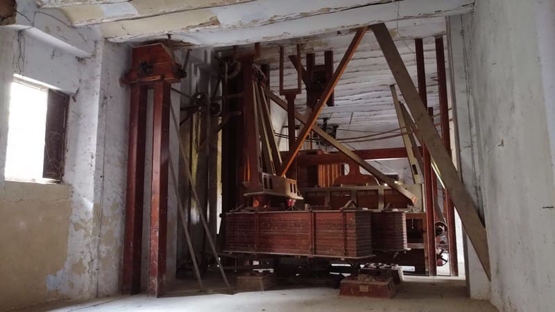 8 bedroom Finca/Country House for sale in Benamaurel - € 105,000 (Ref: 7292852)