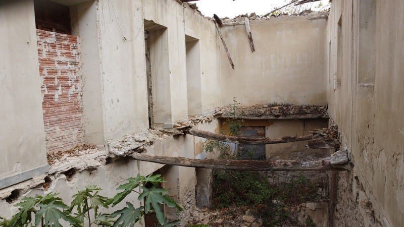 8 bedroom Finca/Country House for sale in Benamaurel - € 105,000 (Ref: 7292852)