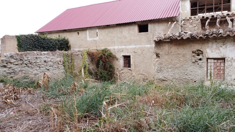 8 bedroom Finca/Country House for sale in Benamaurel - € 105,000 (Ref: 7292852)