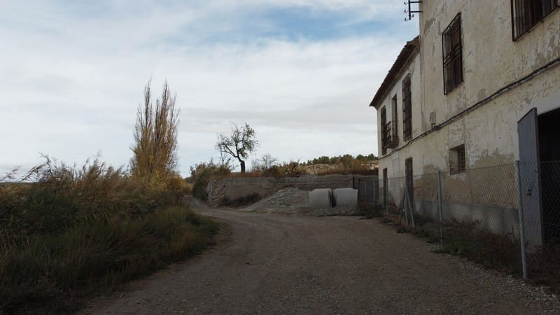 8 bedroom Finca/Country House for sale in Benamaurel - € 105,000 (Ref: 7292852)